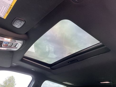 Used 2025 RAM 3500 Limited image 8