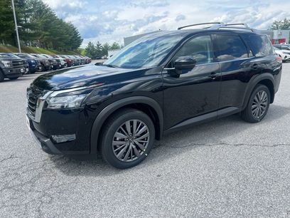New 2025 Nissan Pathfinder SL w/ SL Premium Package