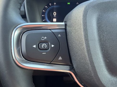 Certified 2023 Volvo XC40 B4 Core w/ Climate Package image 28