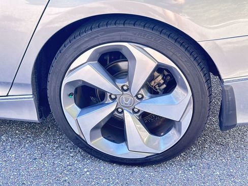 Used 2019 Honda Accord Touring image 12