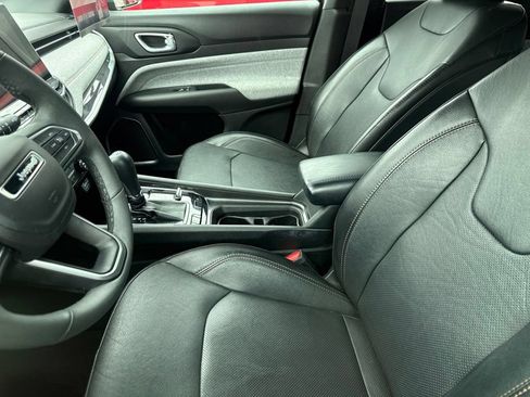 Used 2023 Jeep Compass Latitude AWD/4WD image 15