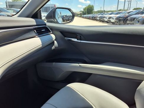 Used 2023 Toyota Camry XLE w/ Cold Weather Package FWD image 10