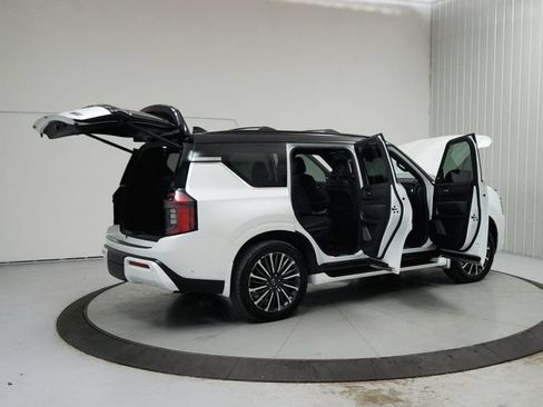 Used 2025 Nissan Armada Platinum Reserve AWD/4WD image 15