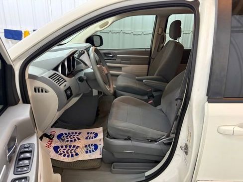 Used 2010 Dodge Grand Caravan SE w/ Climate Group image 21