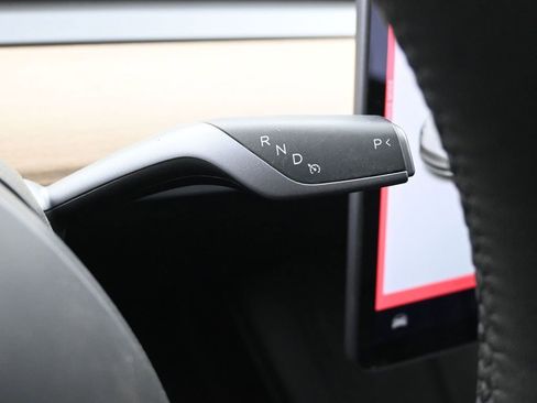 Used 2021 Tesla Model 3 Standard Range Plus image 19