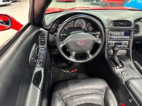 Used 2004 Chevrolet Corvette Convertible w/ Preferred Equipment Group RWD image 10