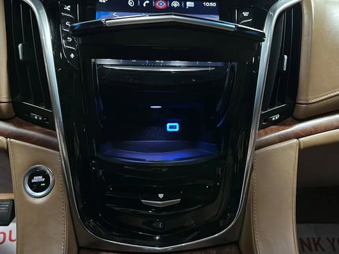 Used 2016 Cadillac Escalade Platinum image 32