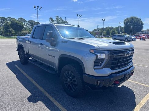 Used 2026 Chevrolet Silverado 2500 LT w/ Trail Boss Package AWD/4WD image 5
