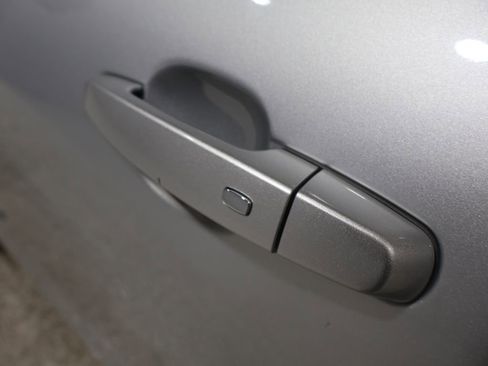 Used 2022 Chevrolet Equinox LT w/ LPO, Floor Liner Package image 10