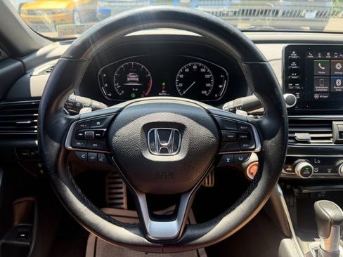 Used 2018 Honda Accord Sport image 13