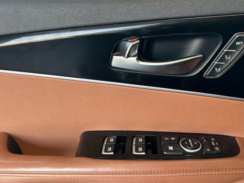 Used 2019 Kia Sorento SX image 11