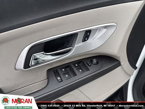 Used 2018 Chevrolet Equinox LT w/ Sun & Infotainment Package image 11