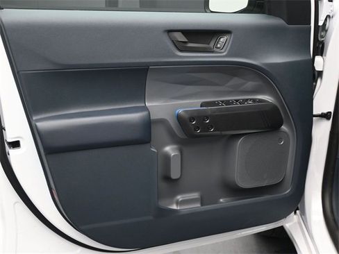 Used 2025 Ford Maverick Lobo image 23