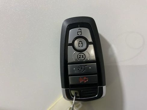 Used 2025 Ford Escape SE FWD image 40