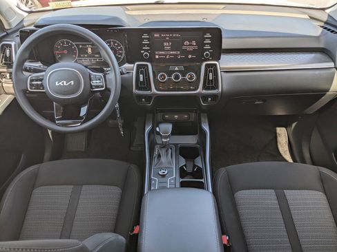 Certified 2023 Kia Sorento LX image 12
