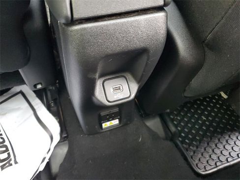 Used 2018 Jeep Renegade Altitude w/ UConnect 8.4 Nav Group image 21