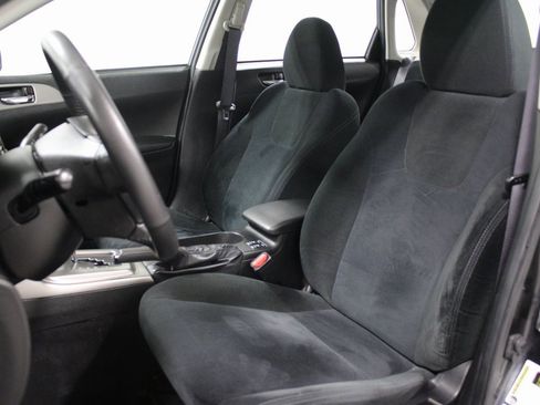 Used 2010 Subaru Impreza 2.5i Premium image 8