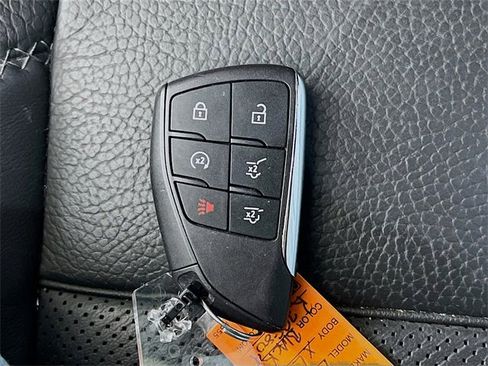 Used 2024 GMC Yukon XL Denali w/ Advanced Technology Package image 12