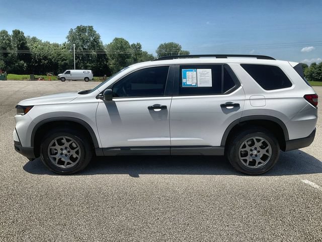 Used 2025 Honda Pilot TrailSport image 17