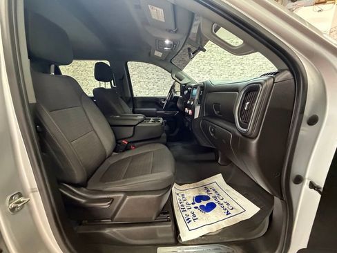 Used 2022 GMC Sierra 2500 SLE w/ SLE Value Package; image 10