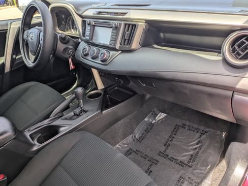 Used 2015 Toyota RAV4 LE AWD/4WD image 14