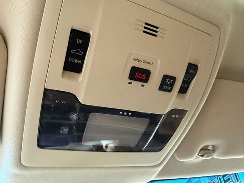 Used 2016 Lexus ES 350 ES 350 Sedan 4D w/ Luxury Package w/Wood Trim image 27