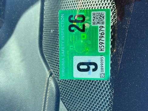 Used 2017 Jeep Cherokee Limited image 33