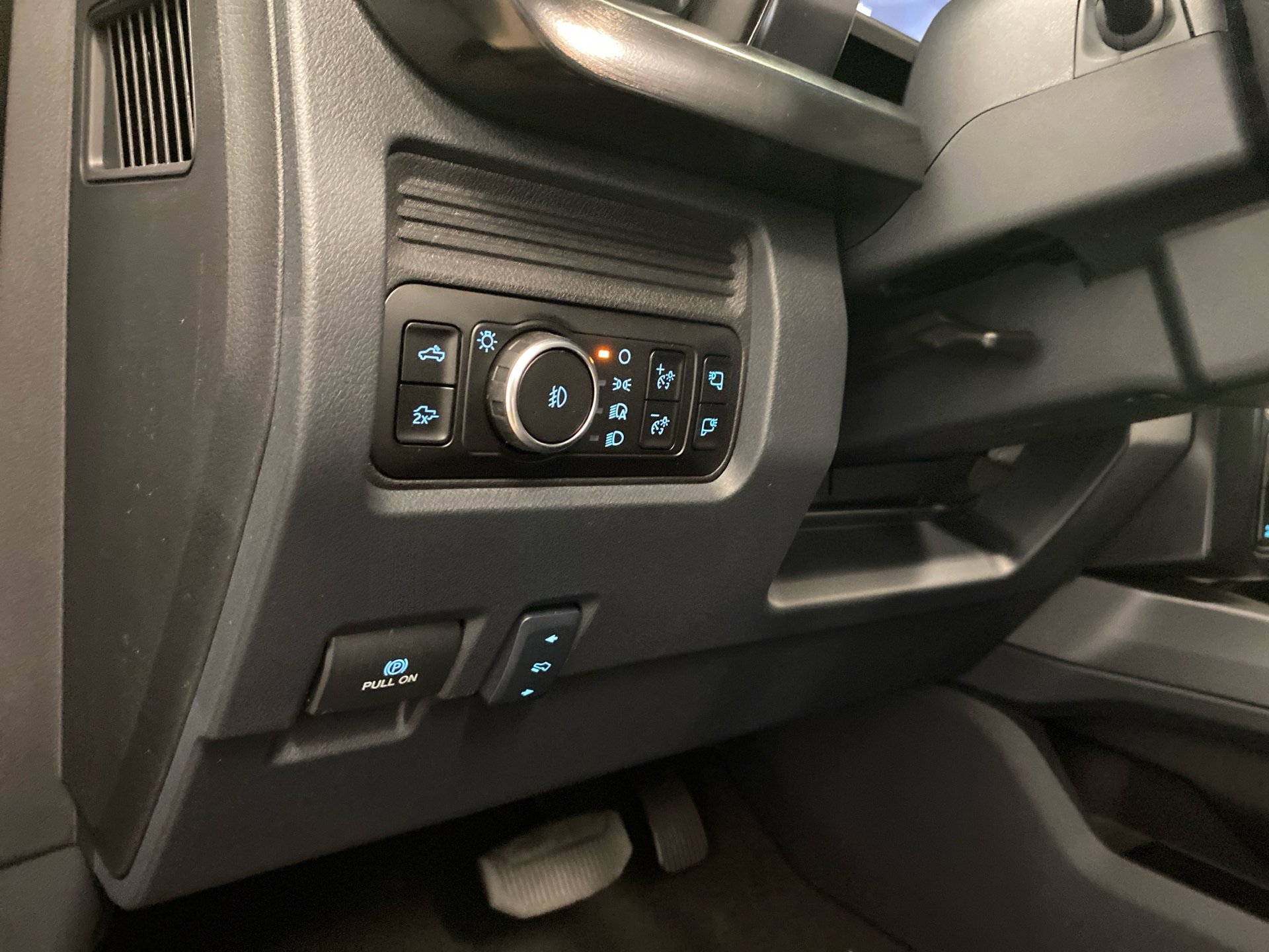 New 2026 Ford F350 Lariat w/ Black Appearance Package AWD/4WD image 18