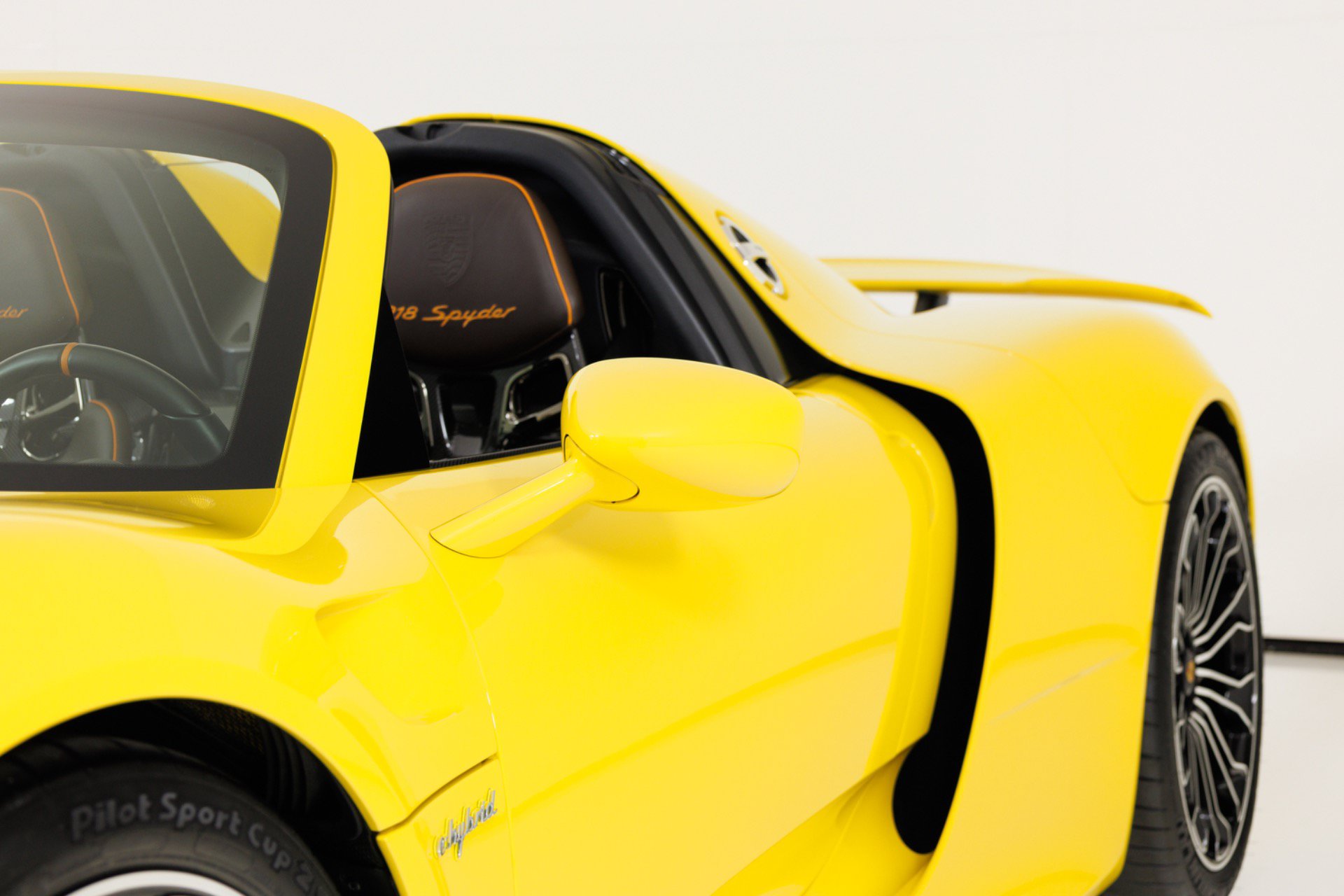 Used 2015 Porsche 918 Spyder AWD/4WD image 59