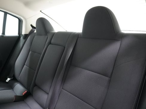 Used 2010 Chrysler Sebring Touring image 12