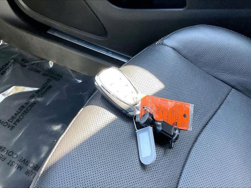 Used 2020 Chevrolet Equinox Premier image 11