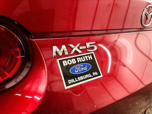 Used 2021 MAZDA MX-5 Miata RF Grand Touring RWD image 13