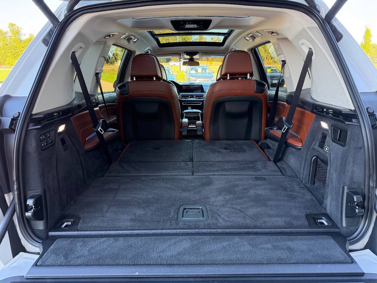 Used 2019 BMW X7 xDrive50i w/ Dynamic Handling Package AWD/4WD image 12