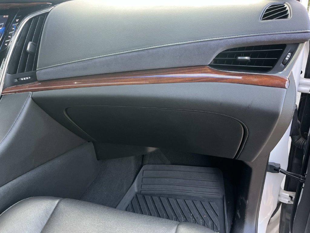 Used 2017 Cadillac Escalade Luxury AWD/4WD image 30