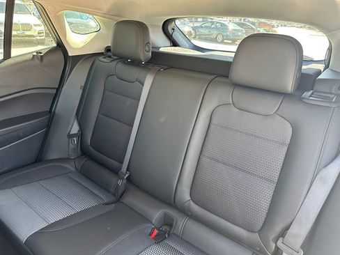 Used 2025 Chevrolet Trax LT w/ LT Convenience Package image 28