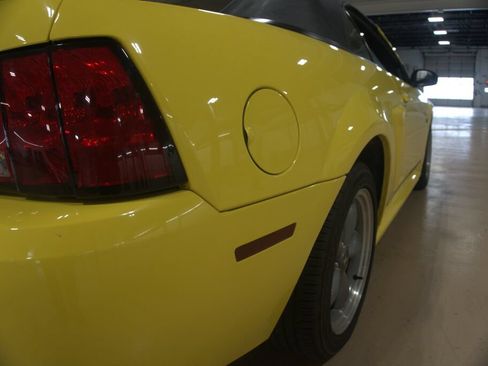 Used 2001 Ford Mustang GT RWD image 23