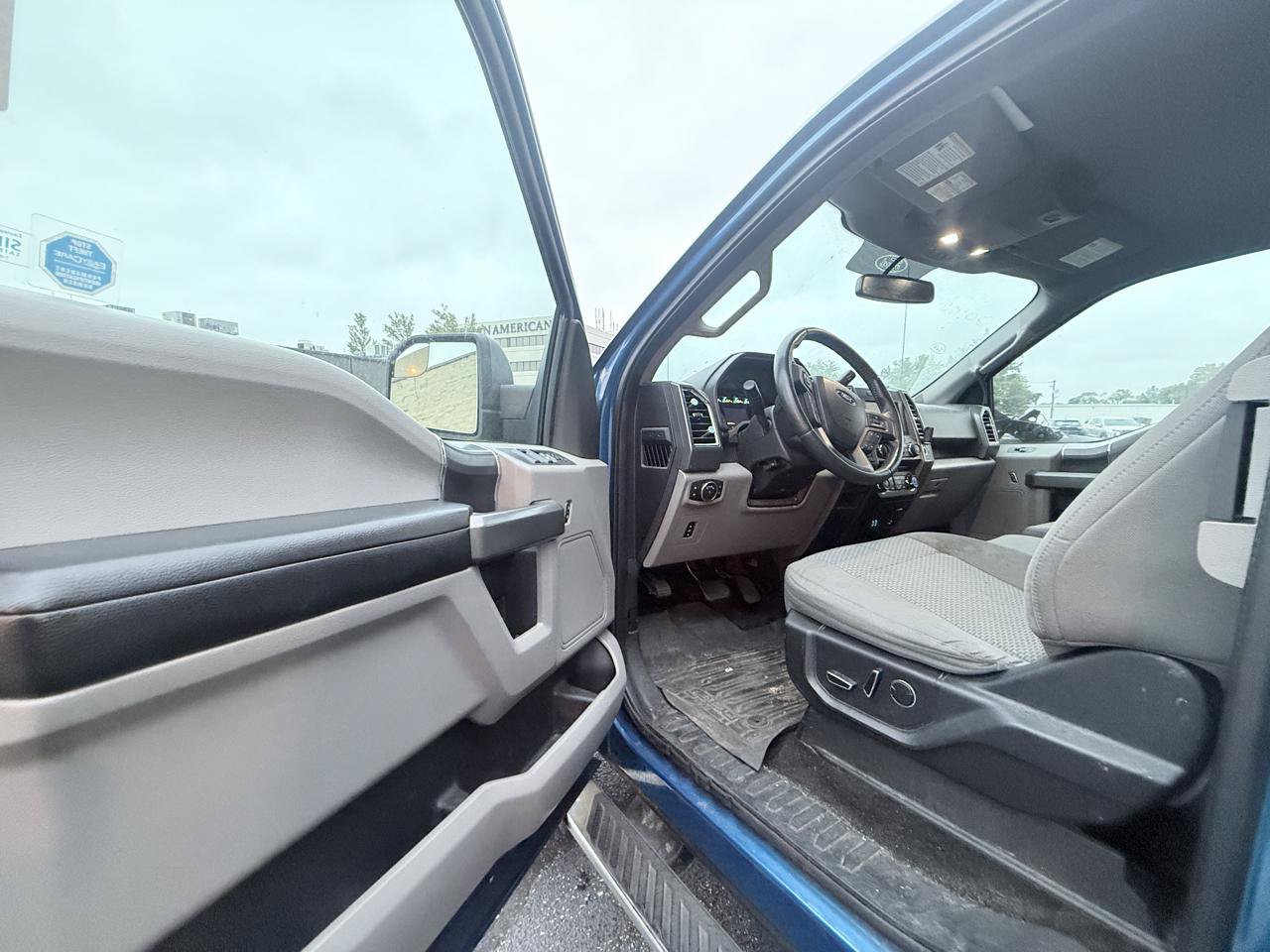 Used 2017 Ford F150 XLT w/ Equipment Group 302A Luxury AWD/4WD image 5