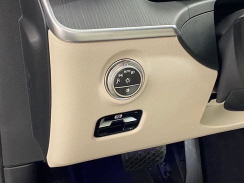 Used 2026 Mercedes-Benz C 300 4MATIC Sedan image 19