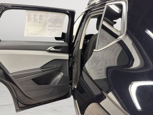 Certified 2023 Volkswagen Taos SE w/ Black Wheel Package AWD/4WD image 30