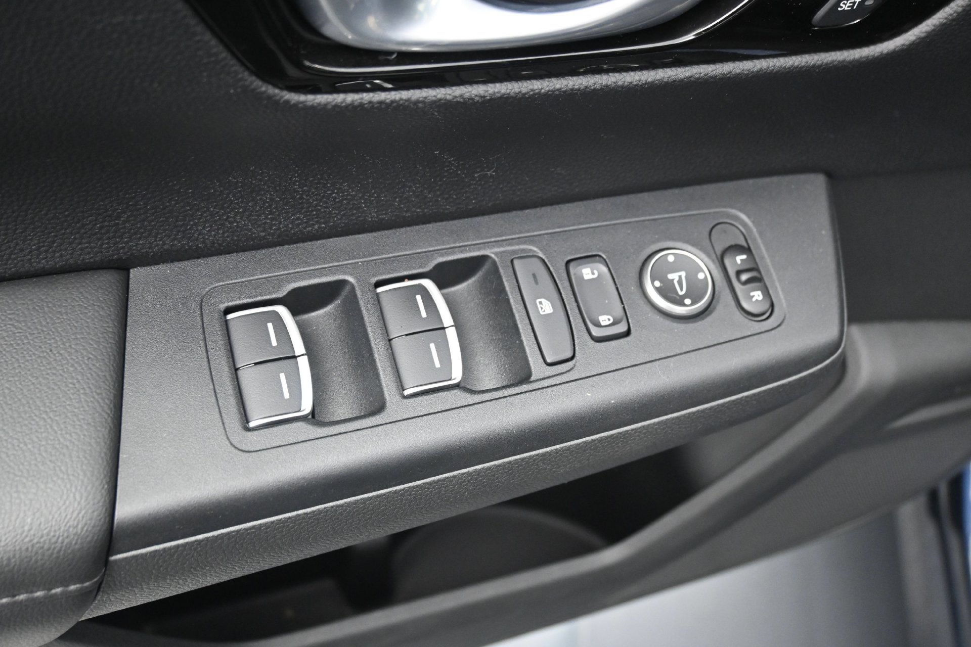 Used 2023 Honda CR-V EX-L image 22