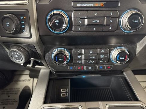 Used 2019 Ford F150 Raptor w/ Equipment Group 802A Luxury AWD/4WD image 16