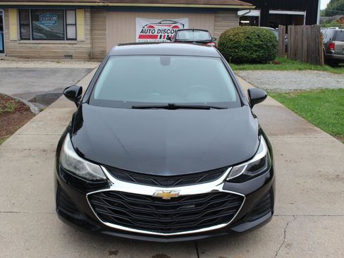 Used 2019 Chevrolet Cruze LT w/ LT Fleet Convenience Package FWD image 4
