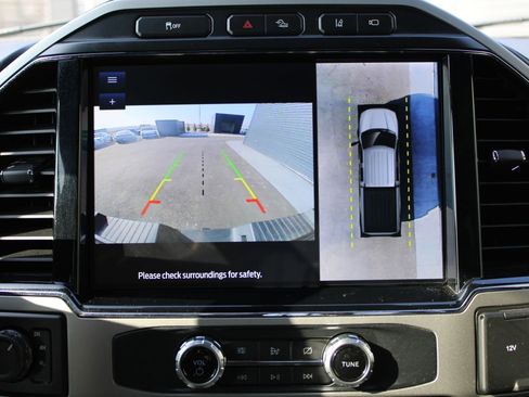 Used 2022 Ford F350 Lariat w/ Tremor Off-Road Package image 17