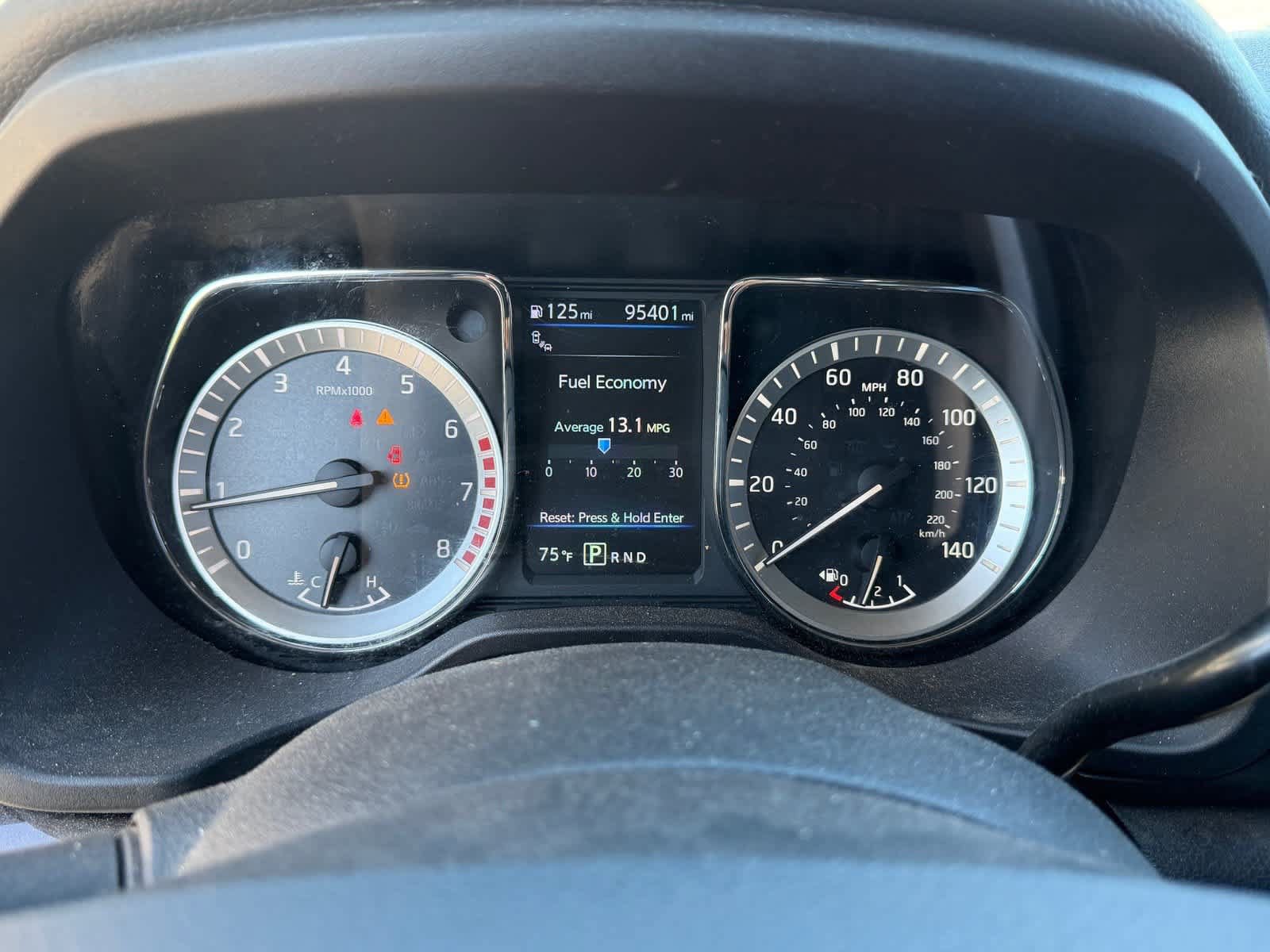 Used 2019 Nissan Titan SV w/ SV Convenience Package RWD image 8
