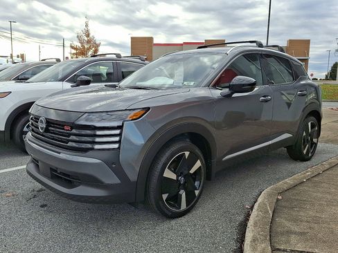 New 2026 Nissan Kicks SR w/ Cold Weather Package image 3