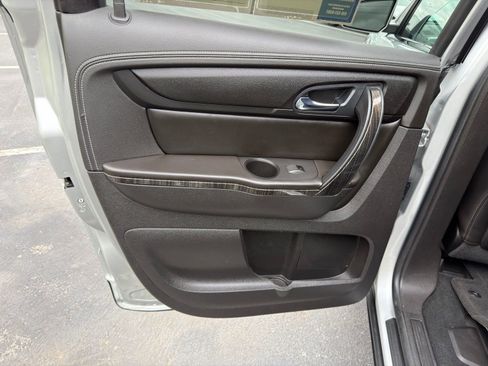Used 2017 GMC Acadia Limited SLT FWD image 26
