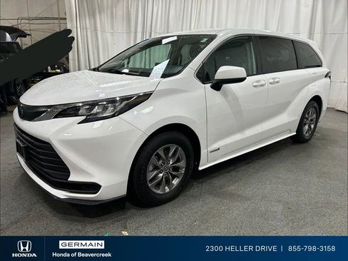 Used 2021 Toyota Sienna LE FWD image 4