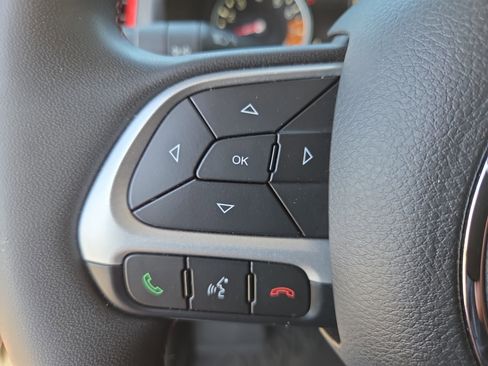 Certified 2023 Jeep Renegade Trailhawk AWD/4WD image 28