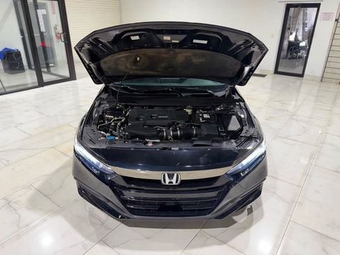 Used 2018 Honda Accord Sport image 4