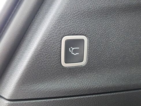 New 2026 Chrysler Pacifica Select FWD image 18